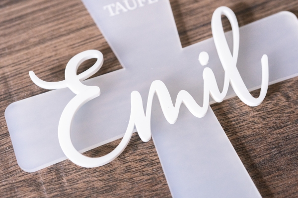 Personalisiertes Kreuz zur Taufe, Konfirmation & Kommunion